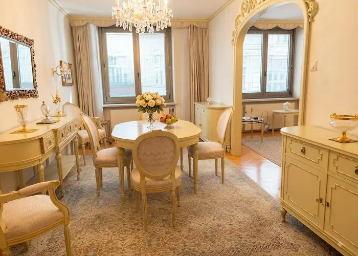 2 Bedroom Charme, Central, Stephansplatz Daire Viyana