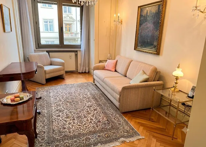 2 Bedroom Charme, Central, Stephansplatz Daire Viyana